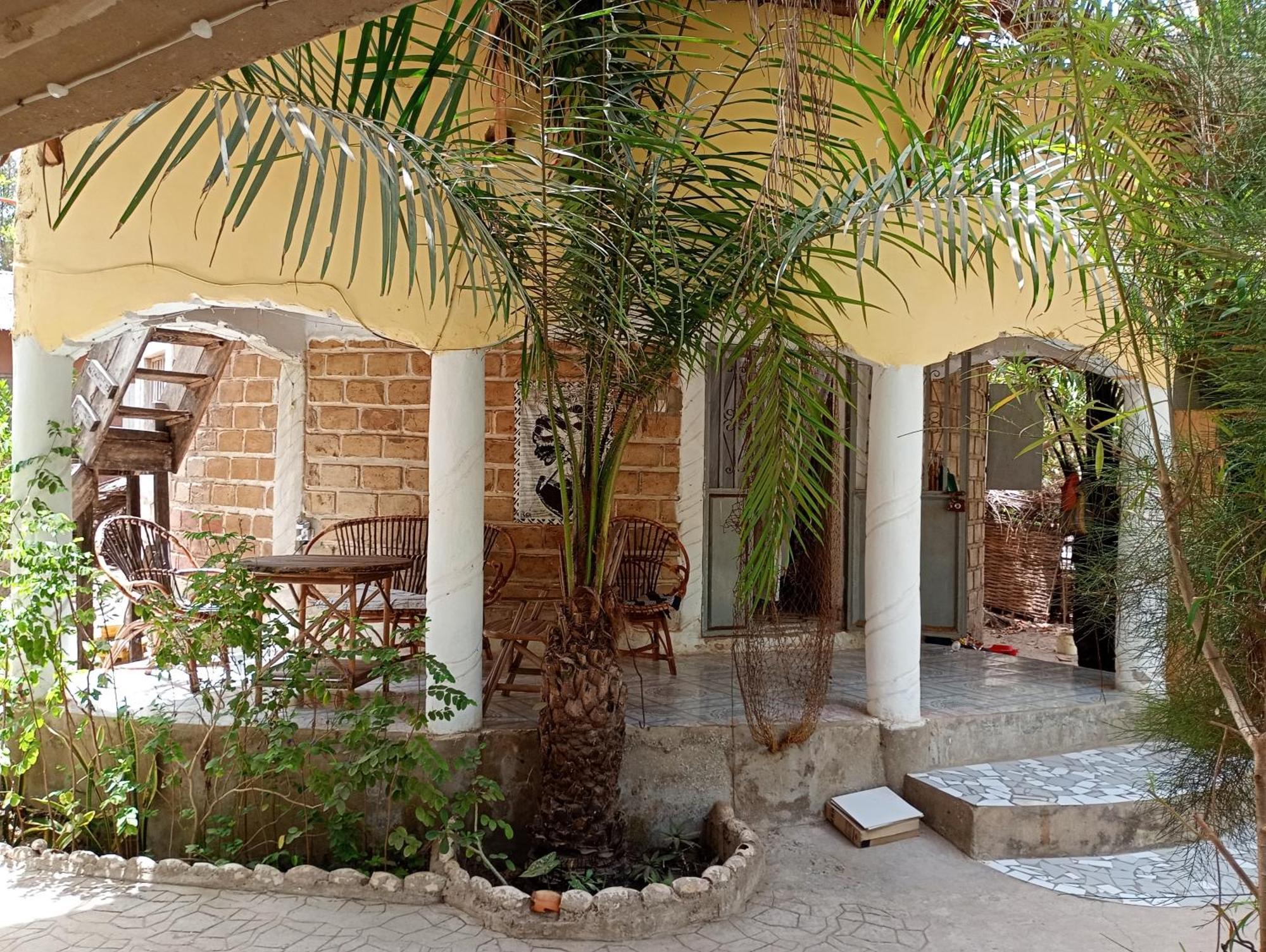 Chez Bethy Case africaine Abémé Extérieur photo